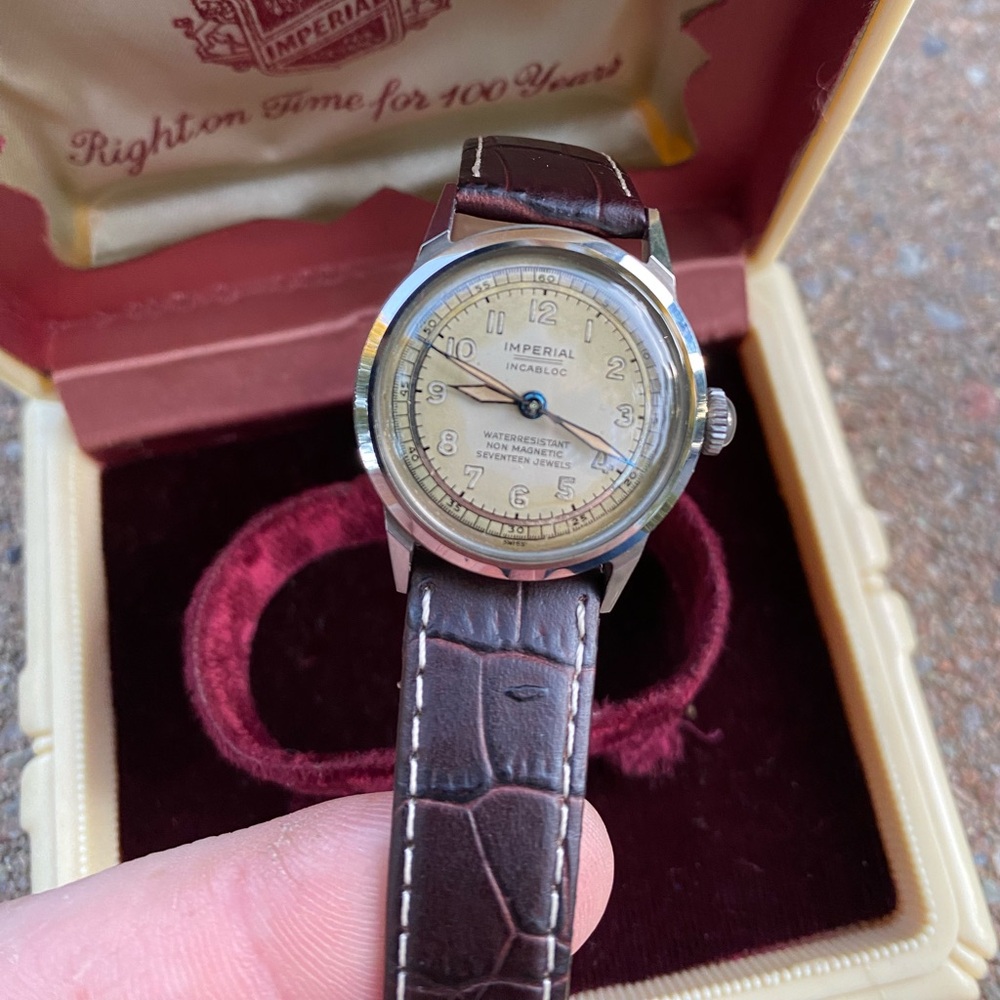 NOS 1944 Imperial Swiss Watch - Picture 10 of 17